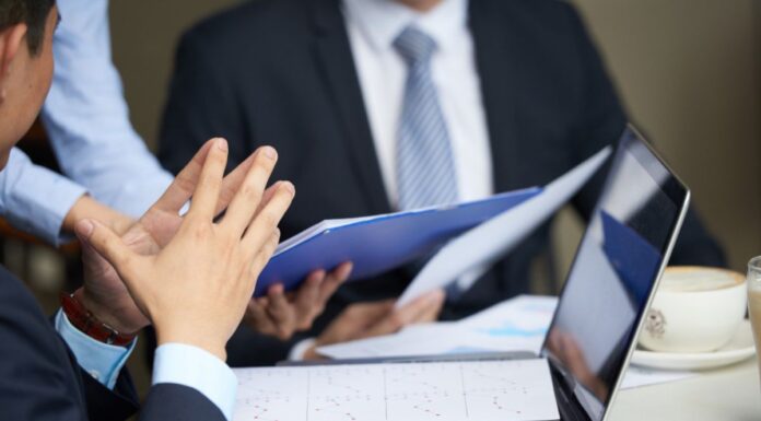 Empresas deben prevenir riesgos legales para proteger su negocio, advierte especialista