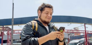 ¿Qué empresa operadora brindó mayor cobertura móvil garantizada al cierre de 2025?