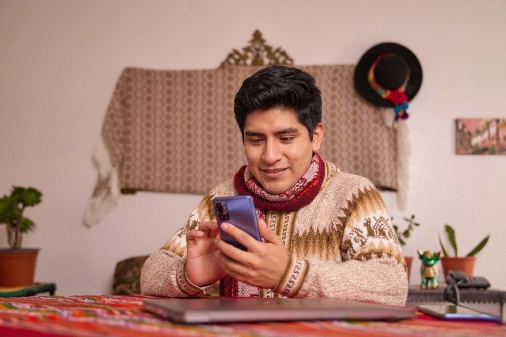 Erestel 2025: cada vez más hogares peruanos cuentan con un smartphone, ¿cuántos tienen?