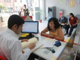 Solo 34 de cada 100 peruanos acceden al crédito formal, advierte el MEF