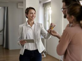 Agentes inmobiliarios pueden aumentar sus ventas con una atención más personalizada Agentes inmobiliarios pueden aumentar sus ventas con una atención más personalizada