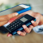 Consumidores redefinen prioridades en sus transacciones y elevan exigencias de seguridad y personalización Consumidores redefinen prioridades en sus transacciones y elevan exigencias de seguridad y personalización