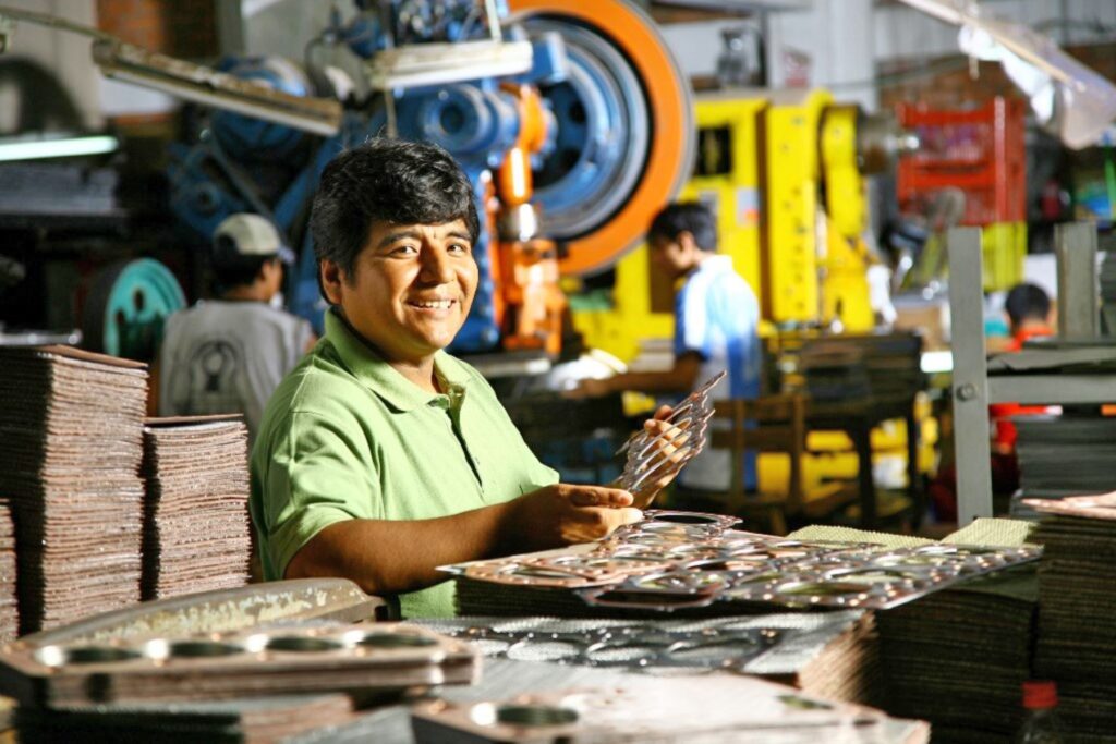 Mypes concentran el 99 % de las empresas peruanas y generan millones de empleos