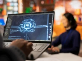 Mercado laboral exige perfiles que combinen inteligencia artificial y pensamiento estratégico Mercado laboral exige perfiles que combinen inteligencia artificial y pensamiento estratégico