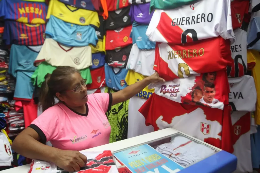 Mypes de Gamarra lanzan campaña de camisetas mundialistas a precios accesibles