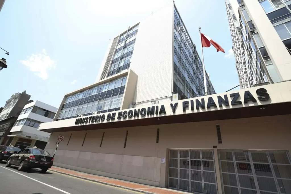 MEF destaca crecimiento de la inversión privada y mayor confianza en la economía peruana