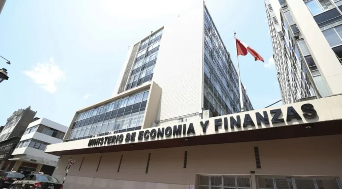 MEF destaca crecimiento de la inversión privada y mayor confianza en la economía peruana MEF destaca crecimiento de la inversión privada y mayor confianza en la economía peruana