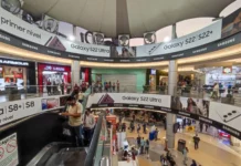 Consumidores tienen derecho a cambios y devoluciones incluso en productos de outlet, señala Indecopi