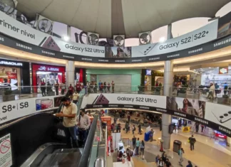 Consumidores tienen derecho a cambios y devoluciones incluso en productos de outlet, señala Indecopi
