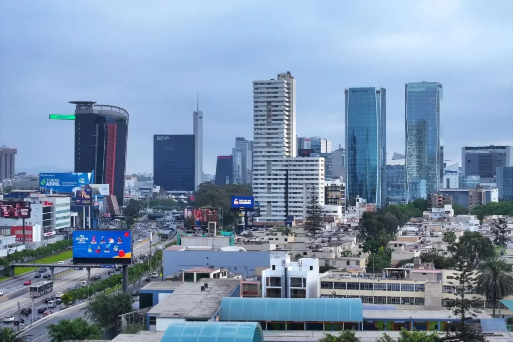 Economía peruana mejora sus perspectivas de crecimiento y podría expandirse hasta 3.4 % en 2026 Economía peruana mejora sus perspectivas de crecimiento y podría expandirse hasta 3.4 % en 2026