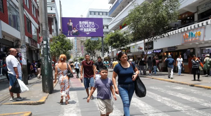 Gamarra apuesta por prendas ligeras y promociones ante un invierno menos intenso en 2026 Gamarra apuesta por prendas ligeras y promociones ante un invierno menos intenso en 2026