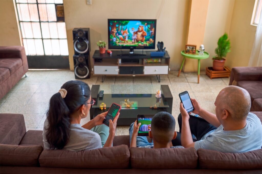 Servicios móviles e internet fijo impulsaron ingresos en telecomunicaciones en el primer trimestre de 2026 Servicios móviles e internet fijo impulsaron ingresos en telecomunicaciones en el primer trimestre de 2026