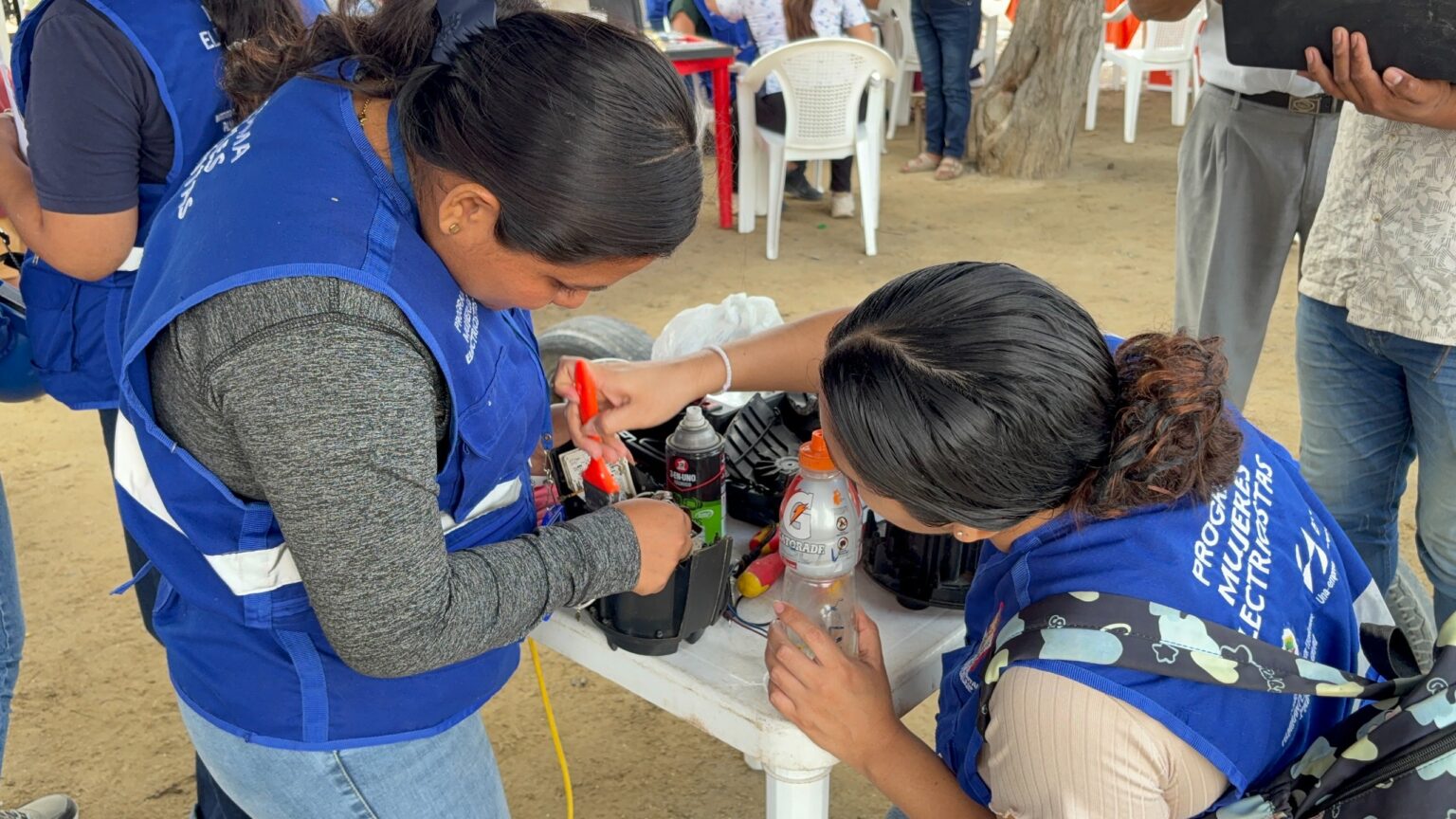 Mujeres Electricistas