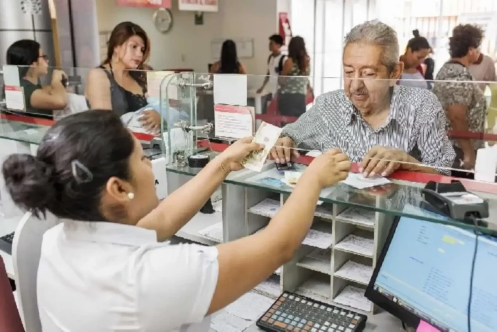 MEF autorizó más de S/ 8 millones para pensiones y aguinaldos de jubilados del régimen 20530 MEF autorizó más de S/ 8 millones para pensiones y aguinaldos de jubilados del régimen 20530