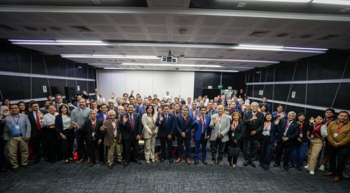 Gerentes de cooperativas intercambian experiencias para impulsar la innovación y el liderazgo Gerentes de cooperativas intercambian experiencias para impulsar la innovación y el liderazgo