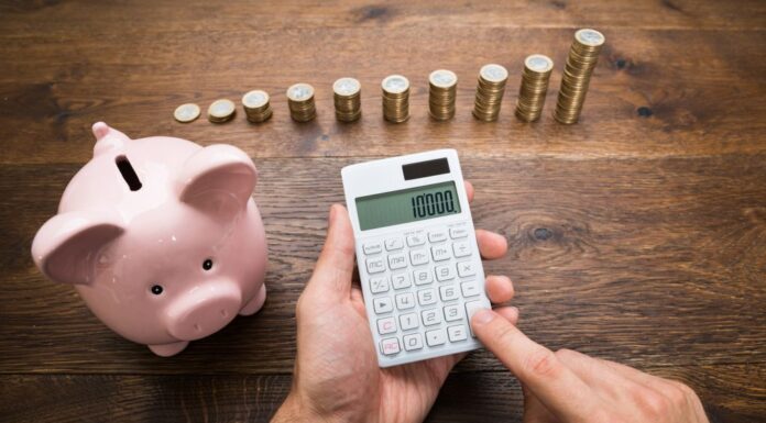 Cuatro de cada diez peruanos ahorra, pero enfrenta el reto de hacer crecer su dinero Cuatro de cada diez peruanos ahorra, pero enfrenta el reto de hacer crecer su dinero