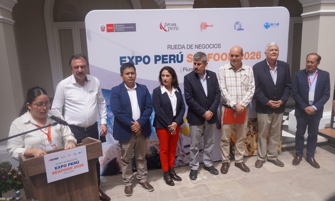 El titular del Mincetur participó en la inauguración de Expo Perú Seafood 2026 en Piura. Durante la actividad, destacó la presencia de compradores internacionales y señaló que el país debe avanzar hacia la elaboración de productos terminados para generar más empleo. El titular del Mincetur participó en la inauguración de Expo Perú Seafood 2026 en Piura. Durante la actividad, destacó la presencia de compradores internacionales y señaló que el país debe avanzar hacia la elaboración de productos terminados para generar más empleo.