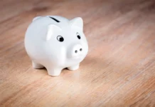 Cinco hábitos de ahorro e inversión para fortalecer tus finanzas antes de los 30