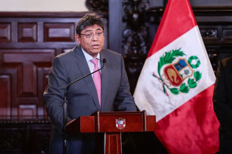 MEF: Sueldo mínimo subirá a S/ 1,230 y microempresas recibirán bono de S/ 100