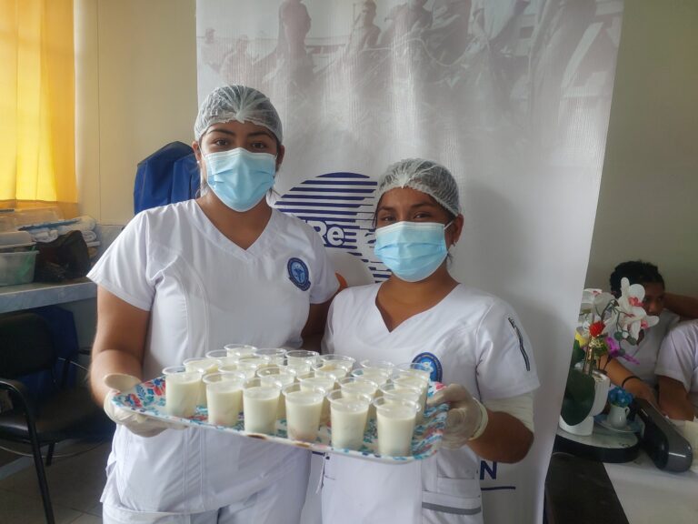 Piura : 125 jóvenes y mujeres de Morropón se capacitan para emprender con productos alimenticios