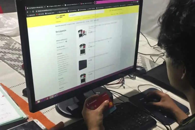 Consumidores peruanos valoran la inteligencia artificial para comparar y decidir compras